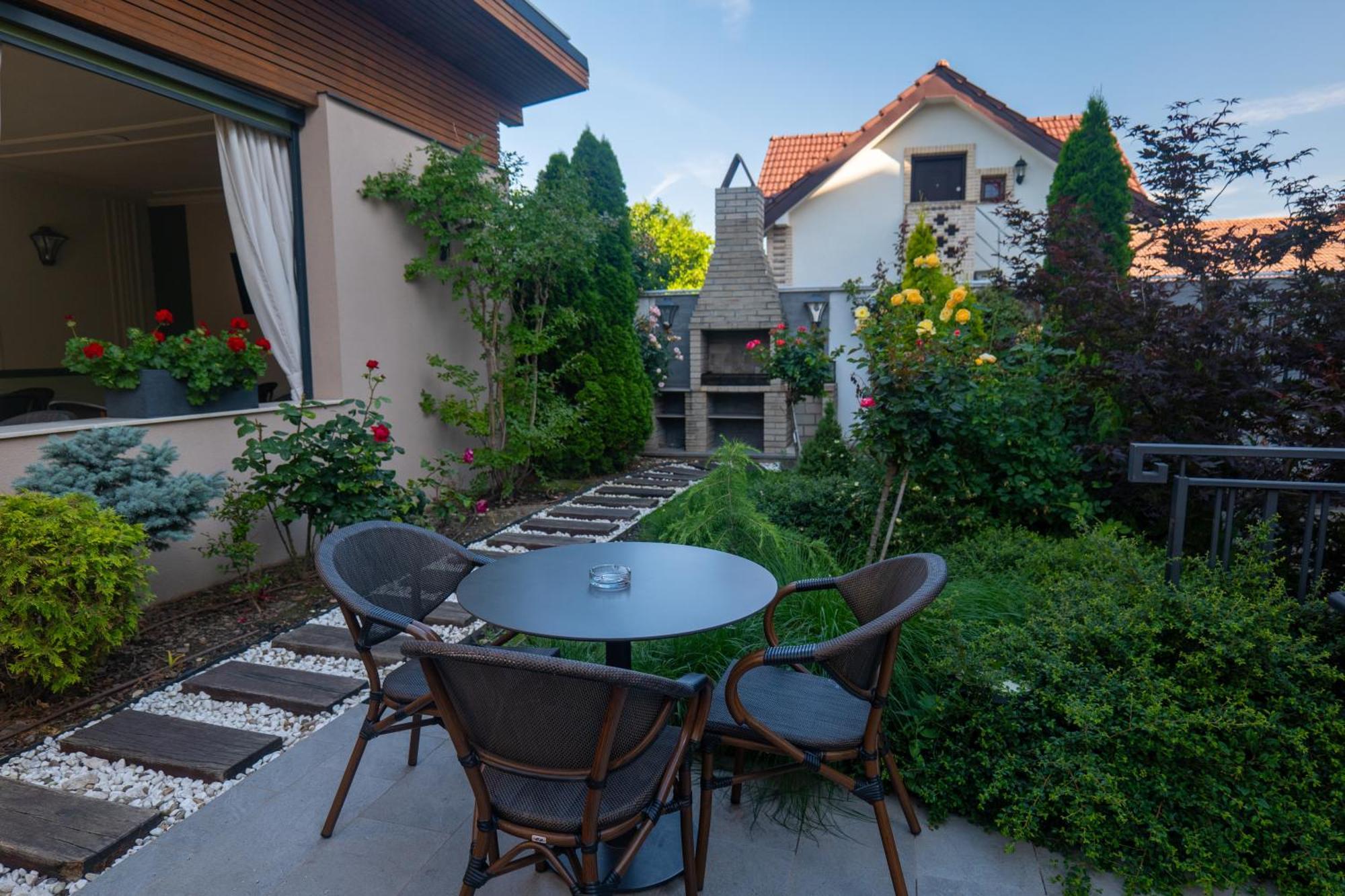 Pensiunea Nora Prestige Timisoara Exterior photo